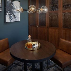 King Studio Suite